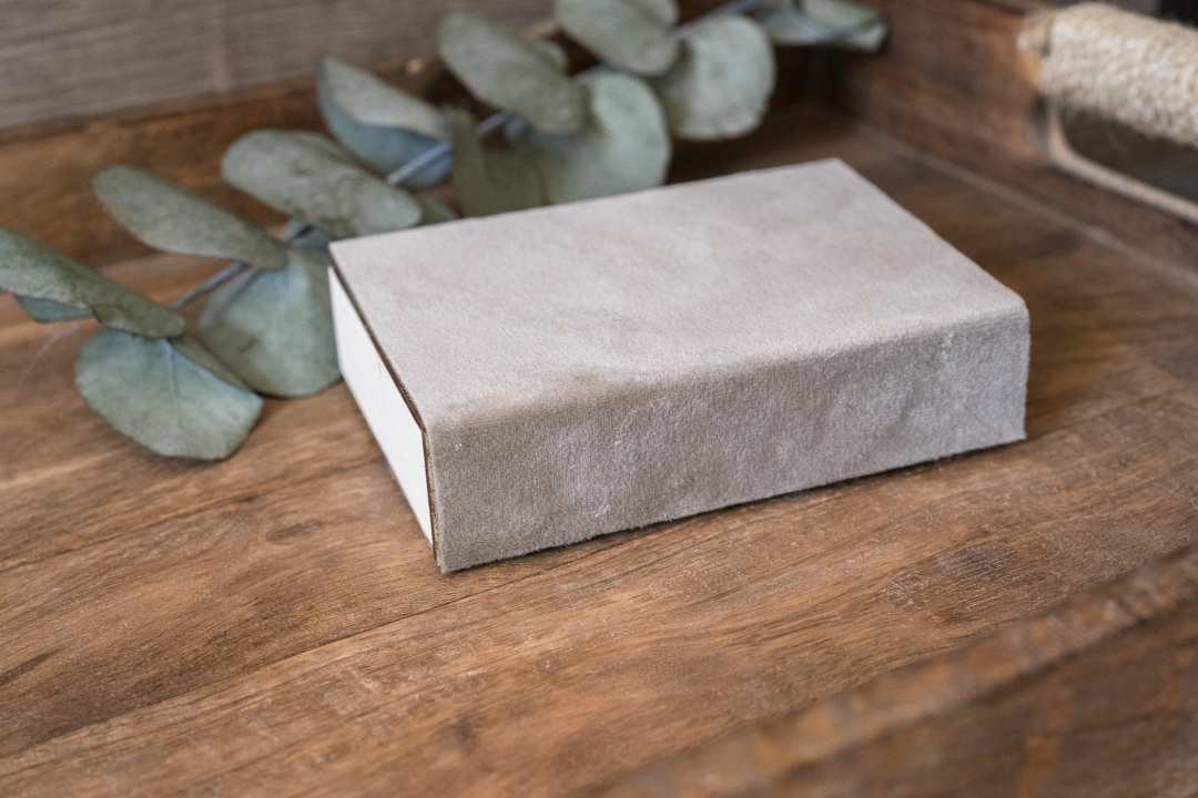 Holzbox No.117 mit Deckel aus Samt individuell | Gravur oder UV-Druck | für USB Stick